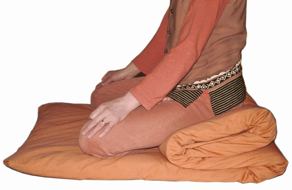 meditasjon på ullmatte.jpg