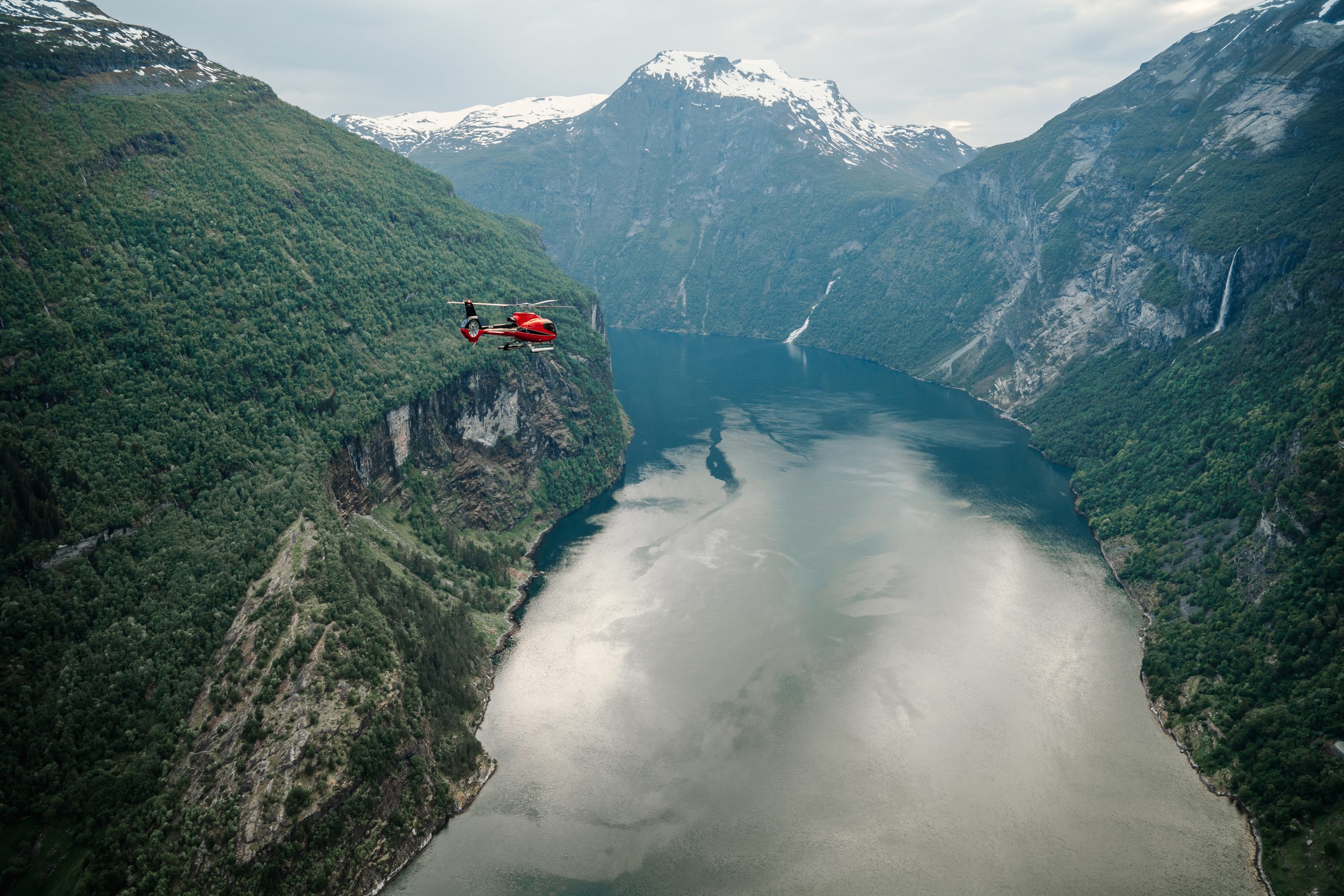 Geiranger med helikopter, Helikopter i Bergen