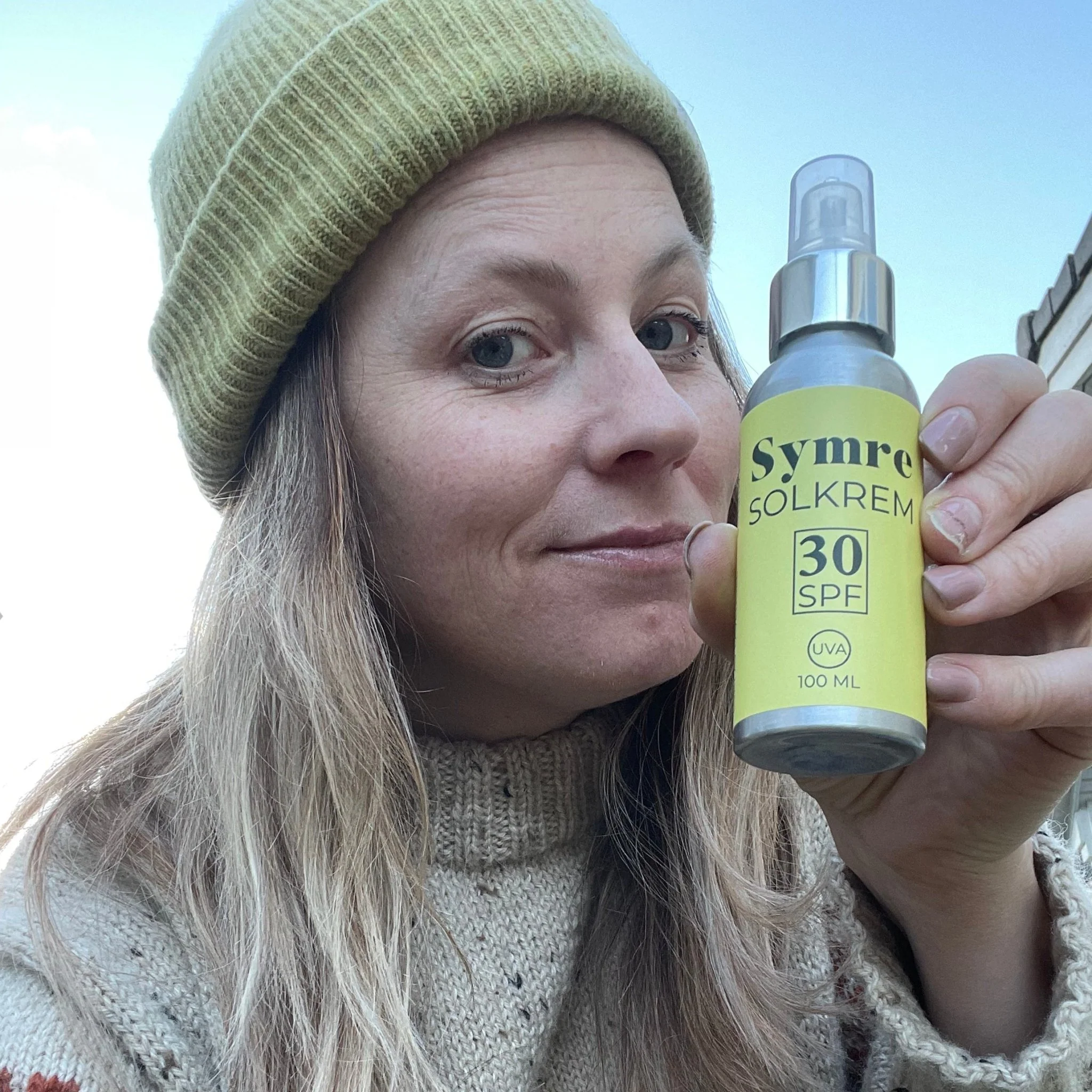 Solkrem SPF 30 - mineralsolkrem med lavendel – 100 % naturleg kvinne.webp